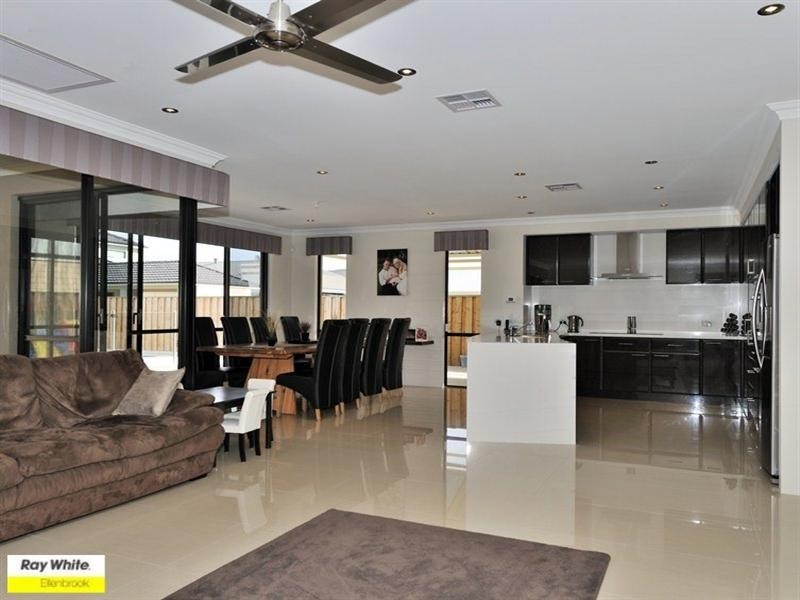 34 Portmarnock Drive, The Vines WA 6069