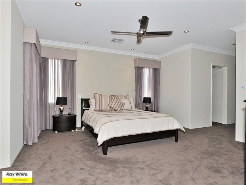 34 Portmarnock Drive, The Vines WA 6069