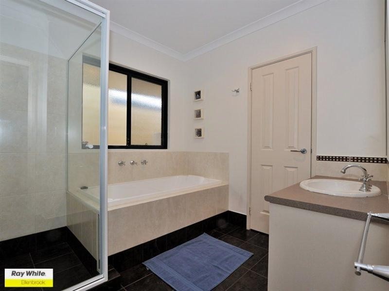 12 Pavilion Circle, The Vines WA 6069