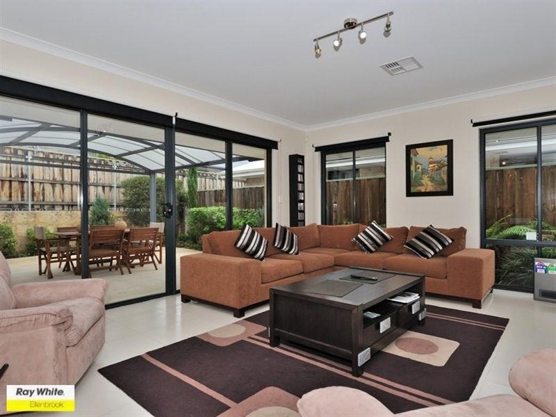 12 Pavilion Circle, The Vines WA 6069