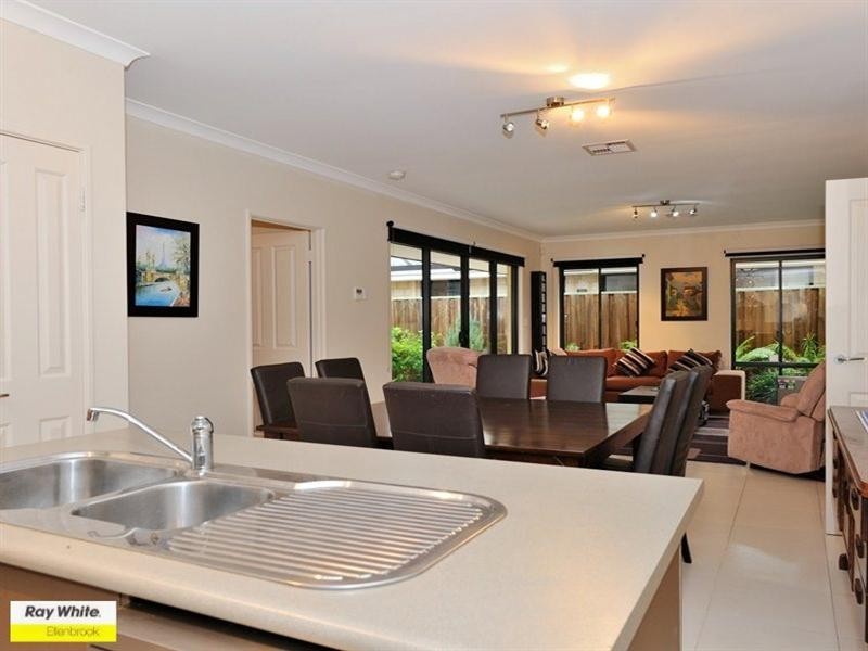 12 Pavilion Circle, The Vines WA 6069