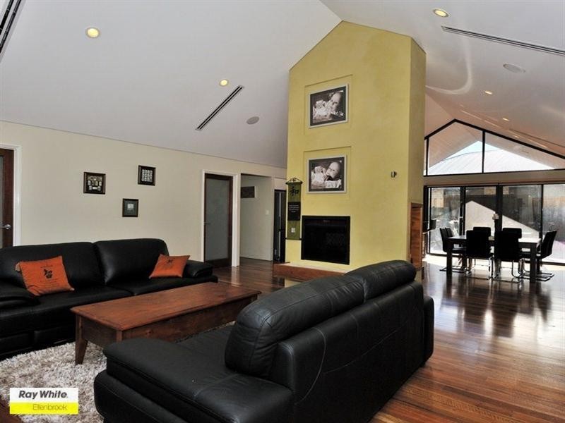 125 Farmaner Parkway, Ellenbrook WA 6069