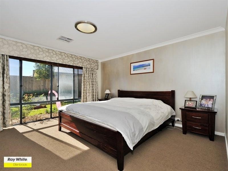 125 Farmaner Parkway, Ellenbrook WA 6069