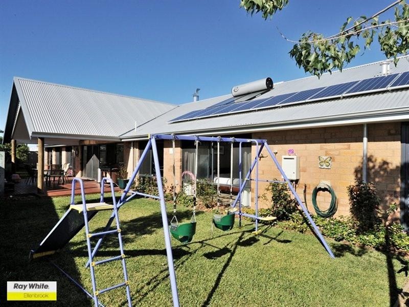 125 Farmaner Parkway, Ellenbrook WA 6069