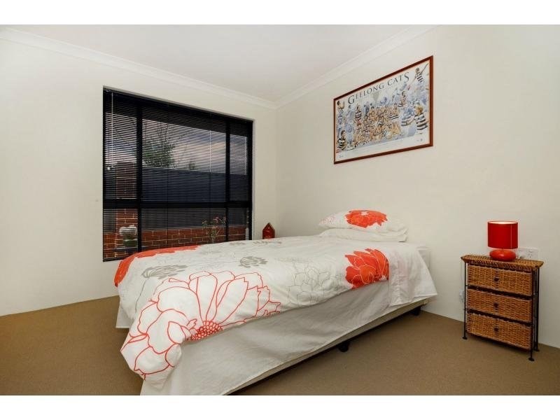 1/10 Dulegal Way, Aveley WA 6069