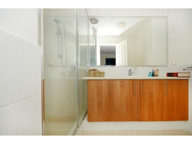 1/10 Dulegal Way, Aveley WA 6069