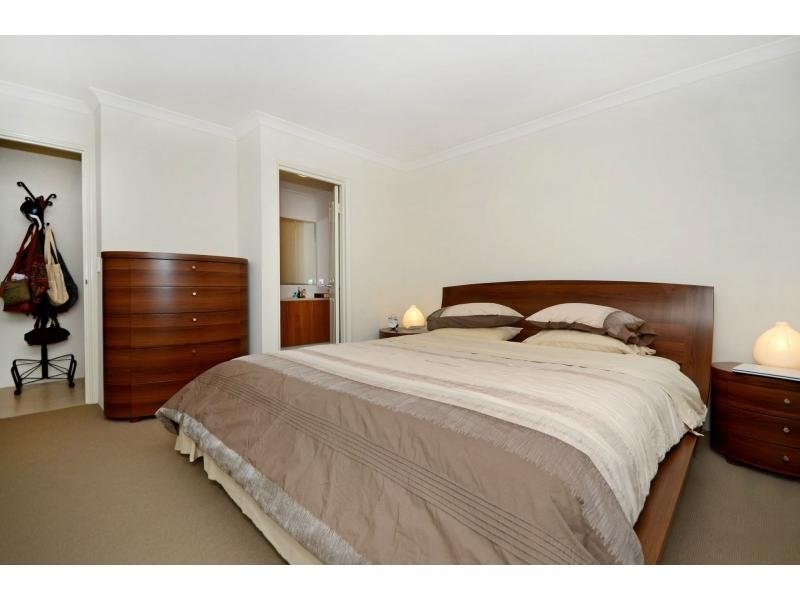 1/10 Dulegal Way, Aveley WA 6069