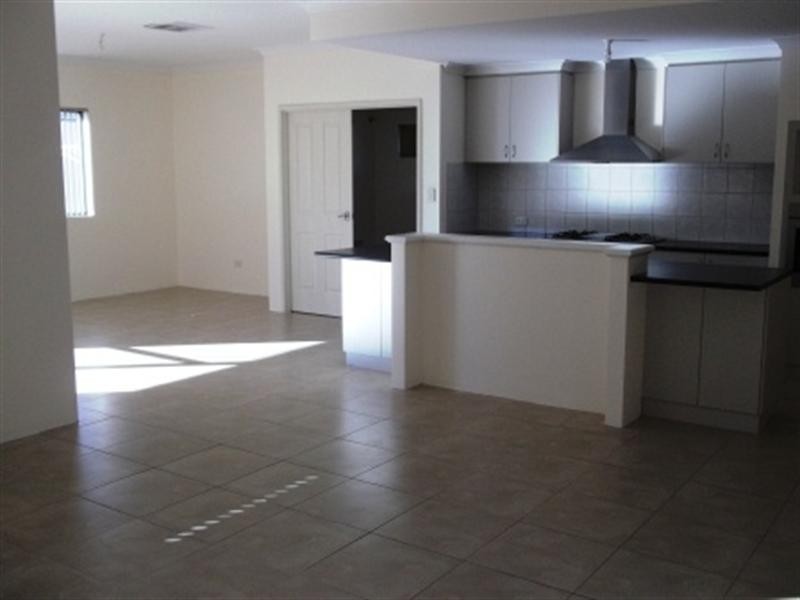94 Edgecombe Pass, Aveley WA 6069