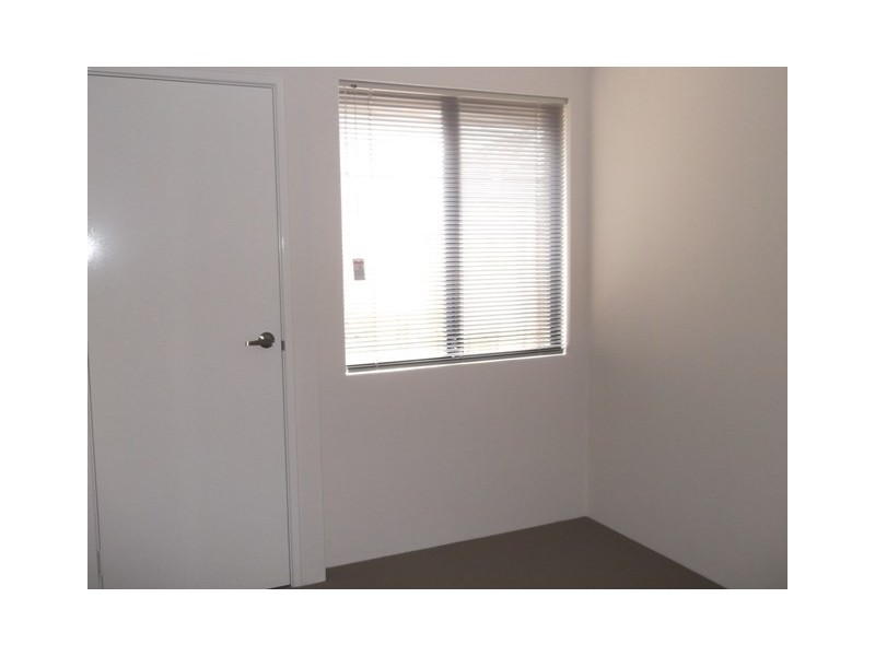 10 Evesham Drive, Ellenbrook WA 6069