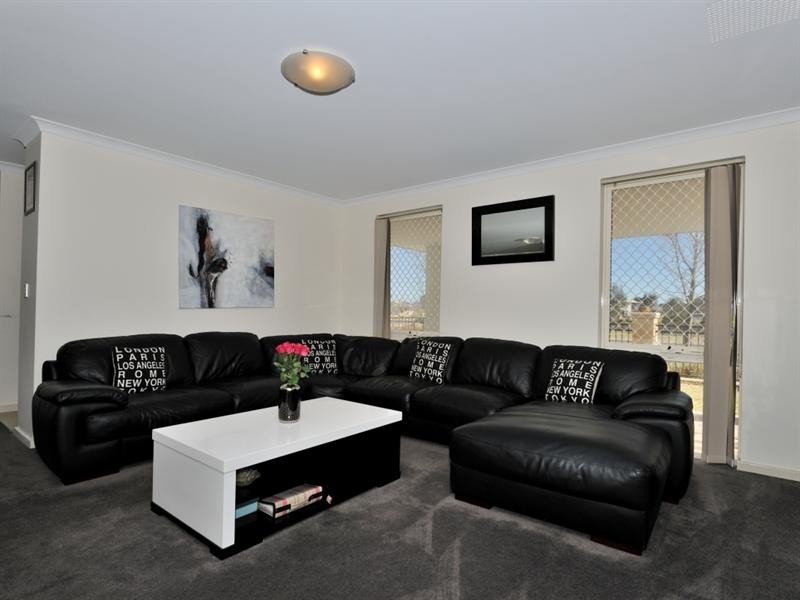 39 Waite Ridge, Aveley WA 6069