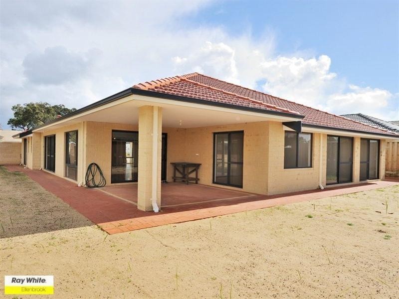 125 Roxburghe Drive, The Vines WA 6069