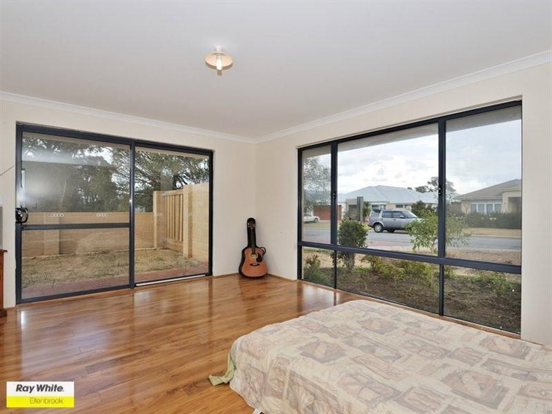 125 Roxburghe Drive, The Vines WA 6069