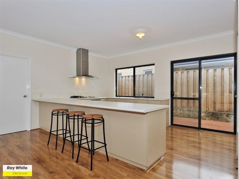 125 Roxburghe Drive, The Vines WA 6069