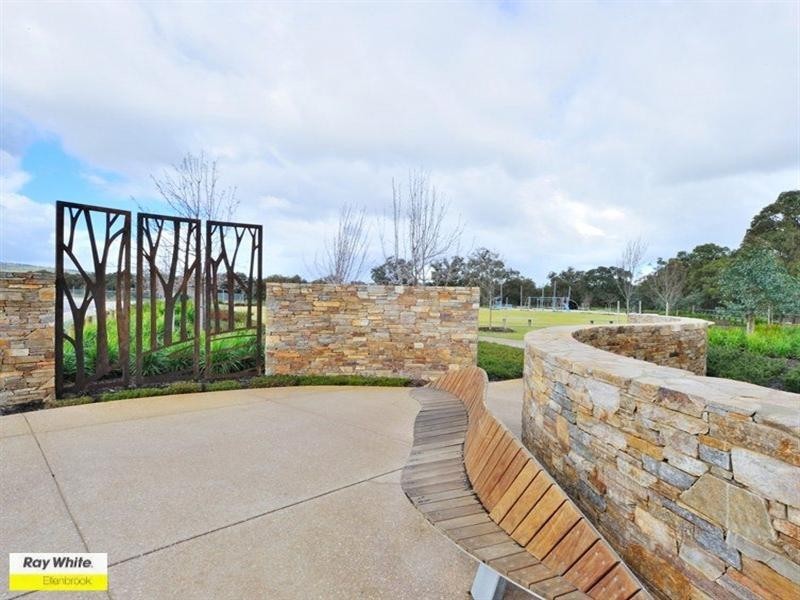 125 Roxburghe Drive, The Vines WA 6069