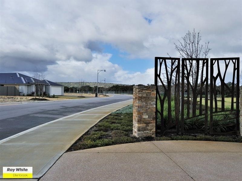 125 Roxburghe Drive, The Vines WA 6069