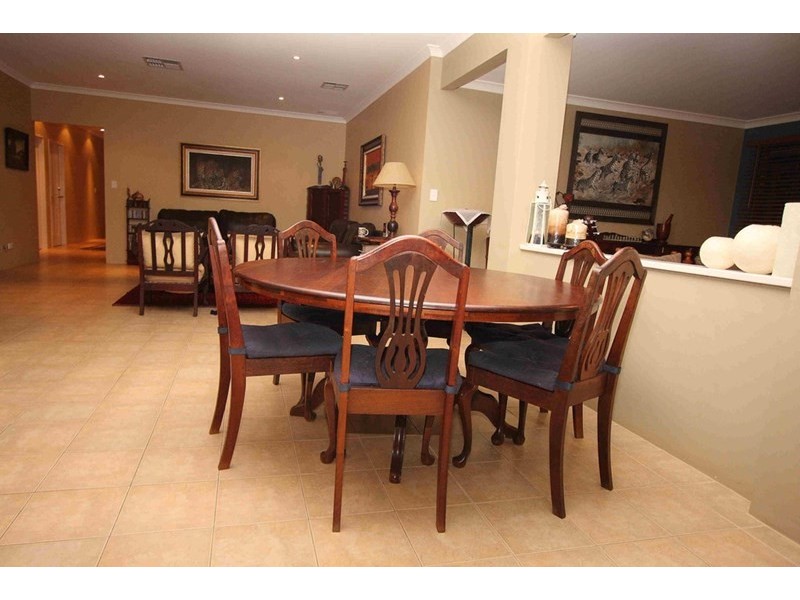 6 Turnberry Way, The Vines WA 6069