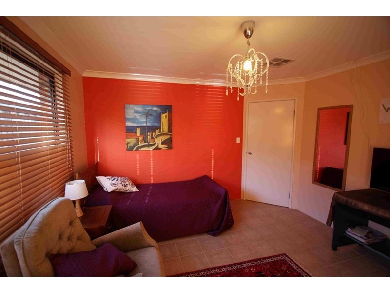 6 Turnberry Way, The Vines WA 6069