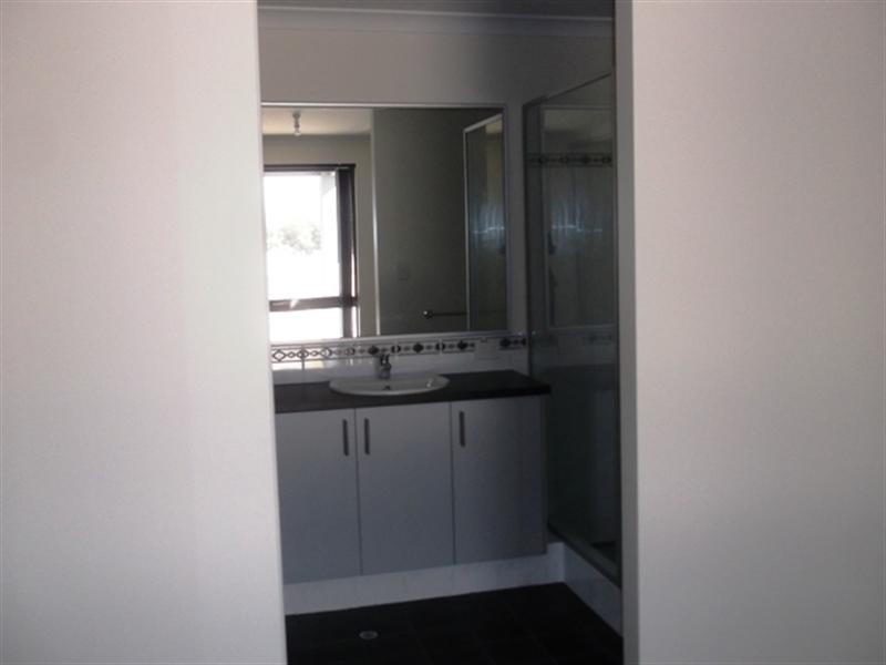 19 Cochrane Loop, Aveley WA 6069