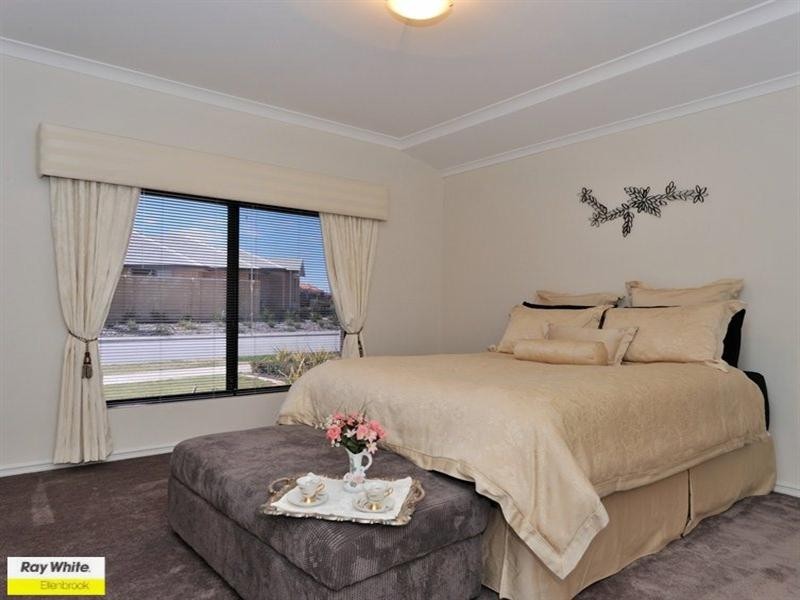 15 Thorold Avenue, Ellenbrook WA 6069