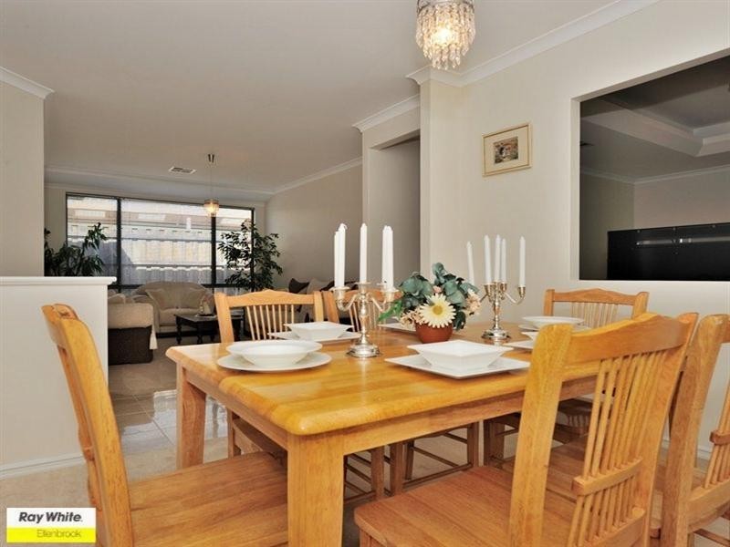 15 Thorold Avenue, Ellenbrook WA 6069