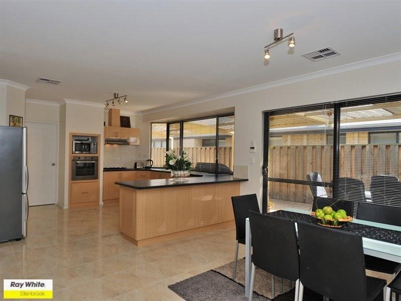15 Thorold Avenue, Ellenbrook WA 6069