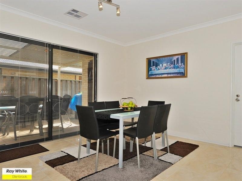 15 Thorold Avenue, Ellenbrook WA 6069