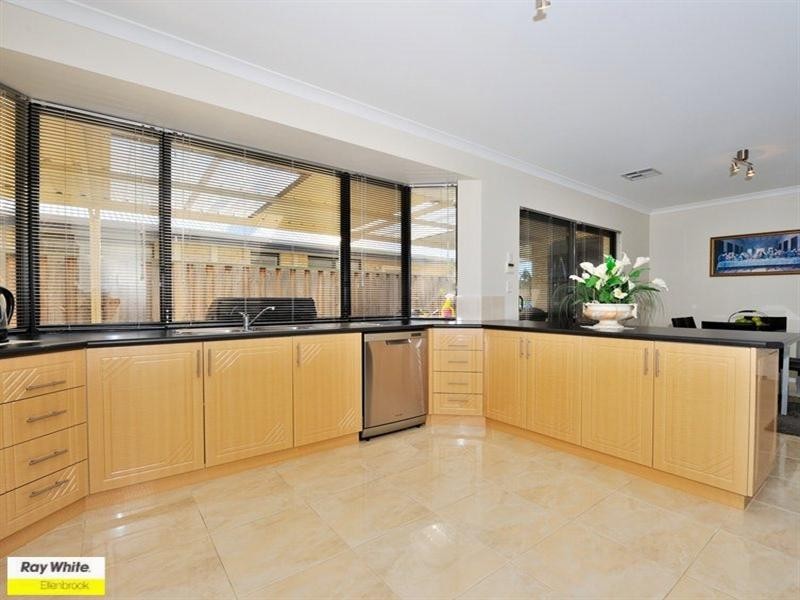 15 Thorold Avenue, Ellenbrook WA 6069