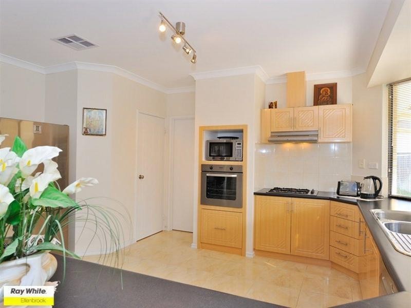 15 Thorold Avenue, Ellenbrook WA 6069