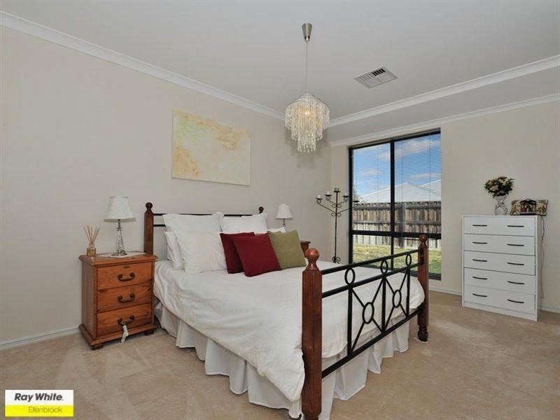 15 Thorold Avenue, Ellenbrook WA 6069