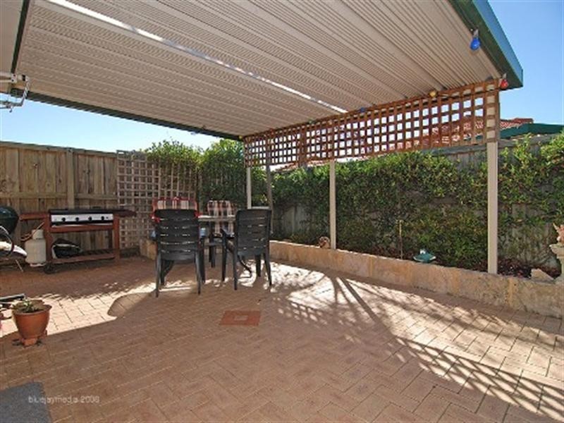 10 Beaufortia Crescent, Ellenbrook WA 6069