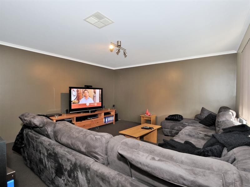 34 Mundego Turn, Ellenbrook WA 6069