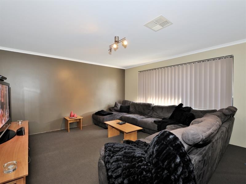 34 Mundego Turn, Ellenbrook WA 6069