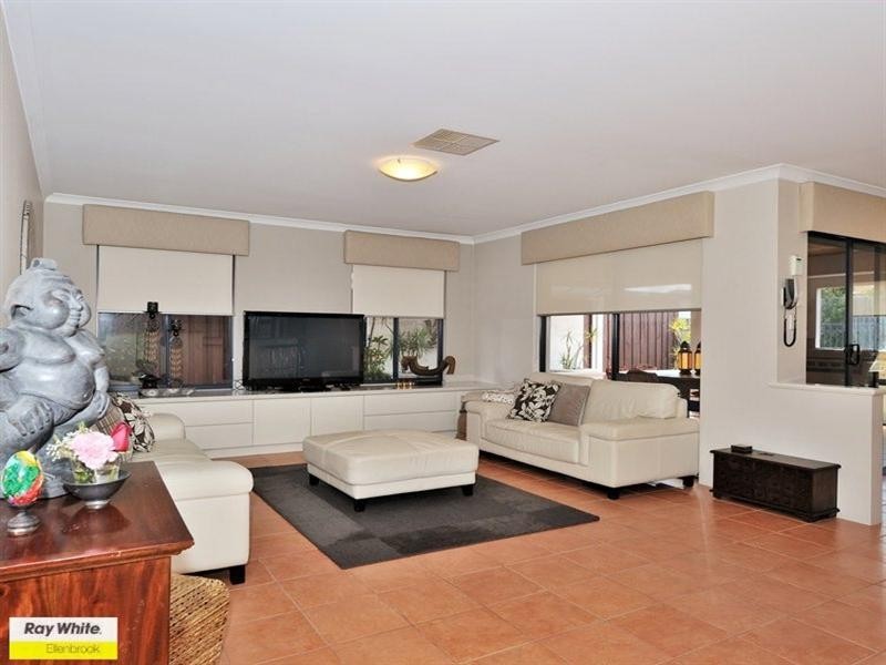 10 Merens Terrace, Henley Brook WA 6055