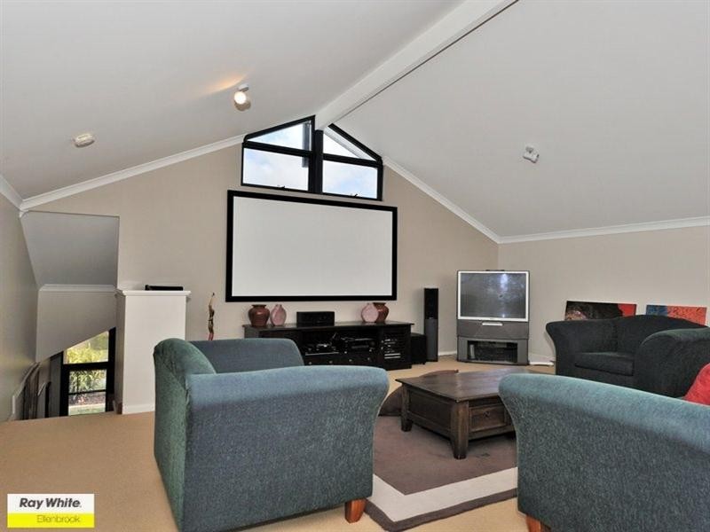 10 Merens Terrace, Henley Brook WA 6055