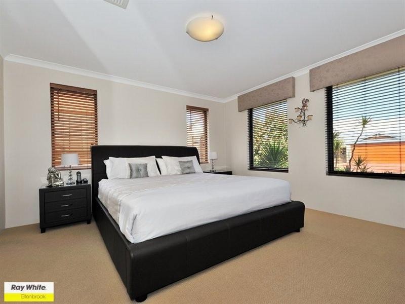 10 Merens Terrace, Henley Brook WA 6055