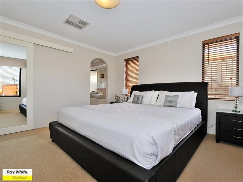 10 Merens Terrace, Henley Brook WA 6055