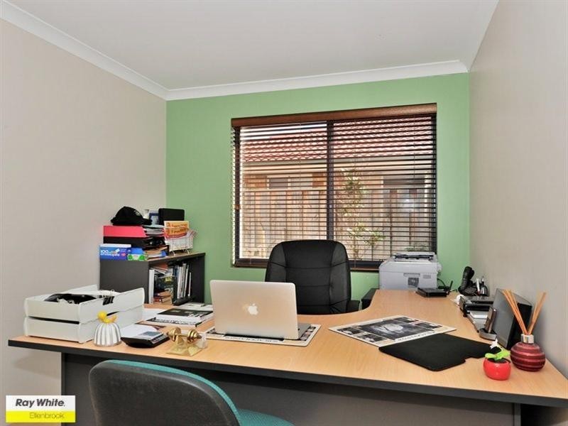 10 Merens Terrace, Henley Brook WA 6055