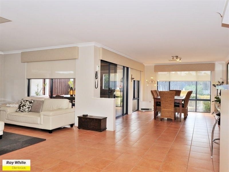 10 Merens Terrace, Henley Brook WA 6055