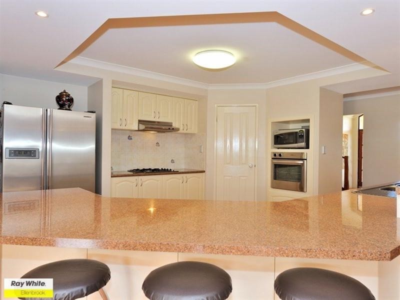 10 Merens Terrace, Henley Brook WA 6055