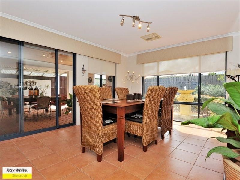 10 Merens Terrace, Henley Brook WA 6055