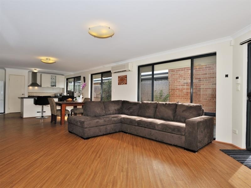 102 Coolamon Boulevarde, Ellenbrook WA 6069