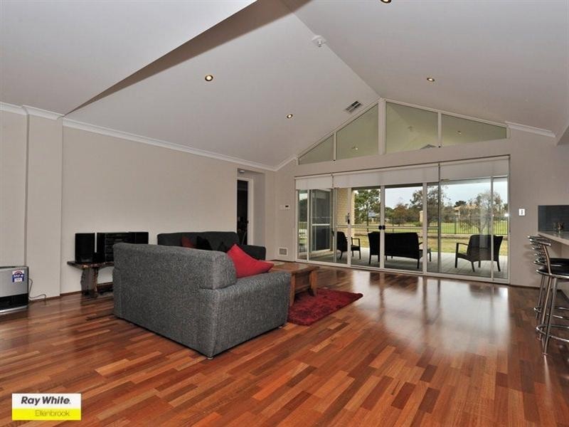 30 Longview Way, The Vines WA 6069