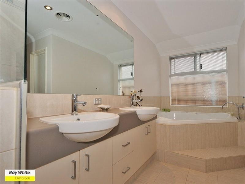 30 Longview Way, The Vines WA 6069