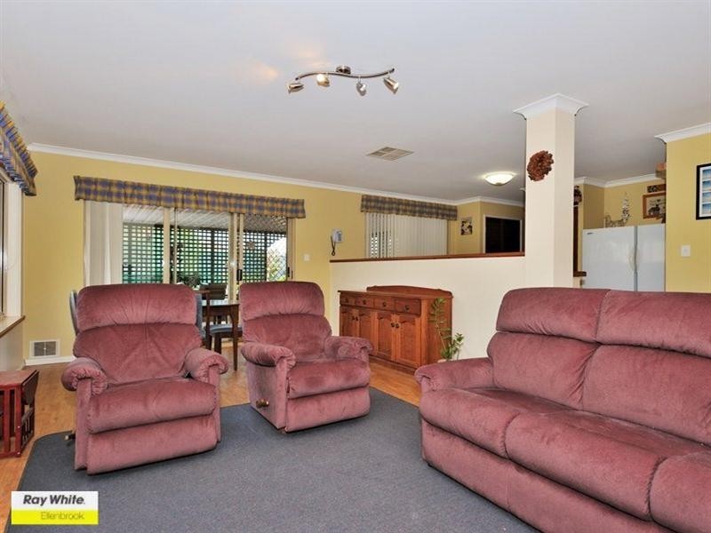 64 Queens Road, South Guildford WA 6055