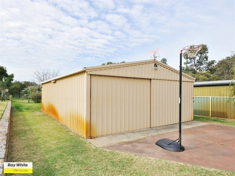 64 Queens Road, South Guildford WA 6055