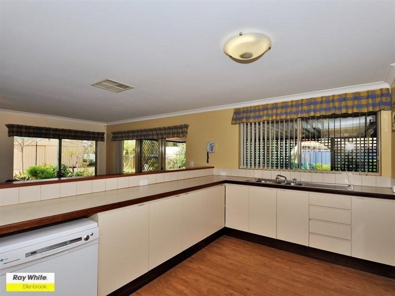 64 Queens Road, South Guildford WA 6055