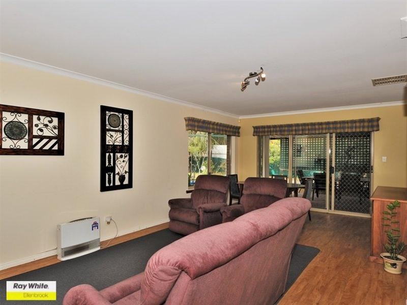 64 Queens Road, South Guildford WA 6055