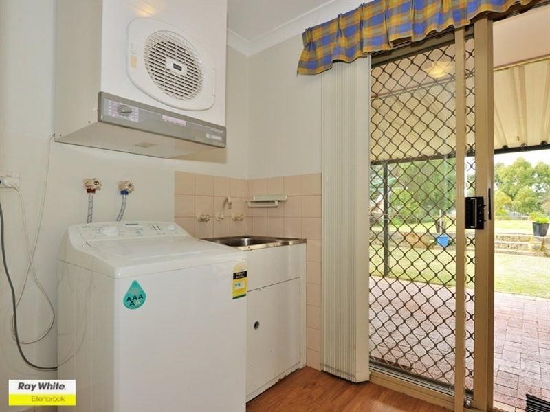 64 Queens Road, South Guildford WA 6055