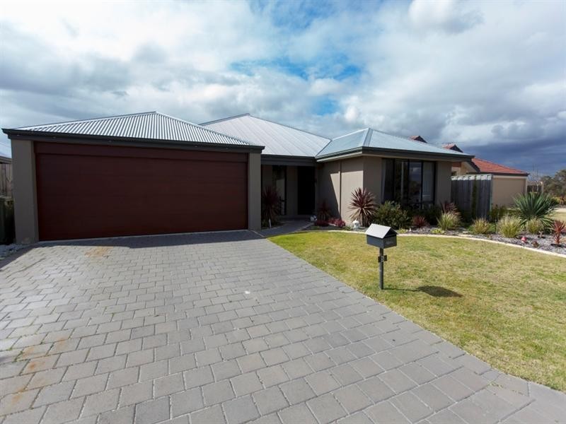 5 Hoyton Close, Ellenbrook WA 6069