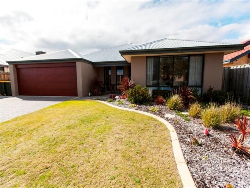 5 Hoyton Close, Ellenbrook WA 6069